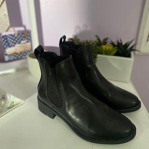 black chelsea boots